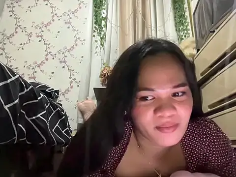 SophiaCourthaway online show from 10/09/25, 10:52