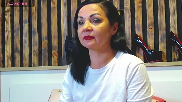 Snapshot of Tory_Lovi chatting on 12/20/25, 12:12 Tory Lovi online show from 12/20/25, 12:12