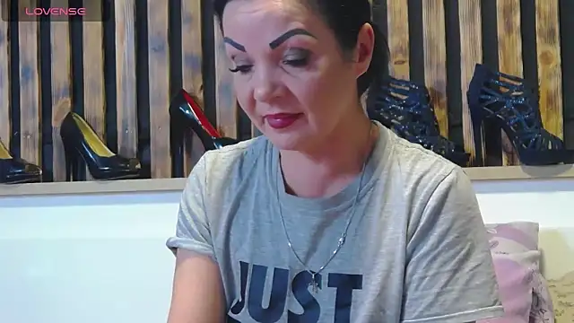 Tory Lovi online show from 04/05/26, 03:58