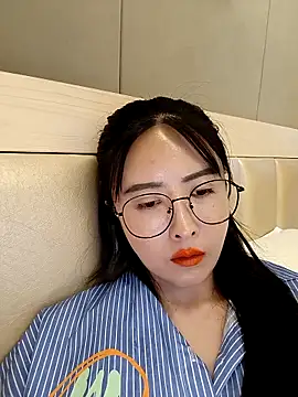 lilandi0521 online show from 03/21/25, 05:21