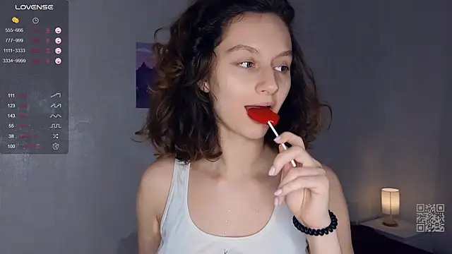 Snapshot of Leya_Curly chatting on 03/02/25, 12:32 Leya Curly online show from 03/02/25, 12:32