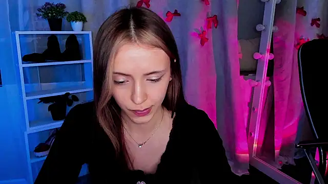 Snapshot of Sahara_Shields chatting on 03/06/25, 04:07 Sahara Shields online show from 03/06/25, 04:07