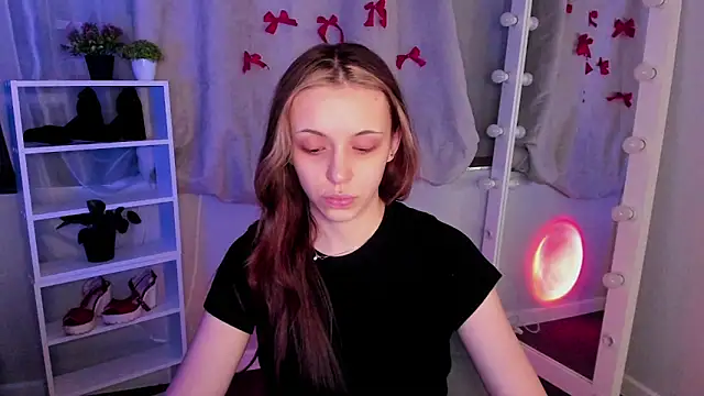 Snapshot of Sahara_Shields chatting on 03/13/25, 10:15 Sahara Shields online show from 03/13/25, 10:15