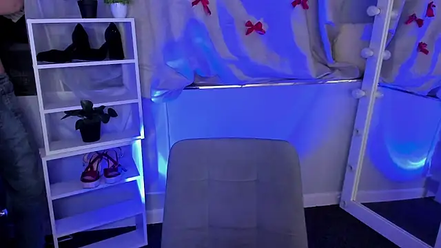 Snapshot of Sahara_Shields chatting on 03/21/25, 10:28 Sahara Shields online show from 03/21/25, 10:28