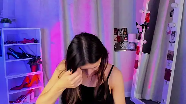 Snapshot of Sahara_Shields chatting on 09/28/25, 10:53 Sahara Shields online show from 09/28/25, 10:53