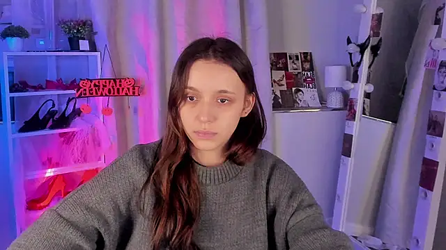 Snapshot of Sahara_Shields chatting on 10/24/25, 10:33 Sahara Shields online show from 10/24/25, 10:33