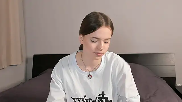 MonaClive online show from 01/19/25, 07:25