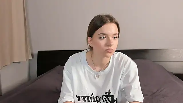 MonaClive online show from 01/19/25, 10:50