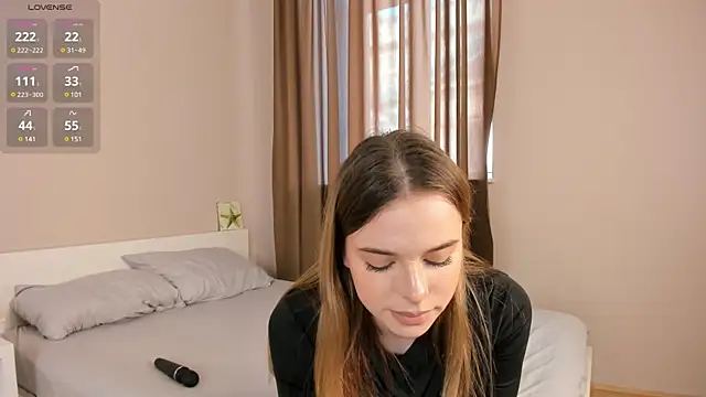 MonaClive online show from 02/07/25, 10:29
