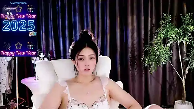 Snapshot of miaomiao-777 chatting on 01/27/25, 12:12 miaomiao-777 online show from 01/27/25, 12:12