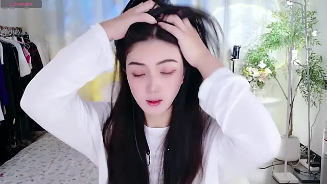 Snapshot of miaomiao-777 chatting on 09/20/25, 12:22 miaomiao-777 online show from 09/20/25, 12:22