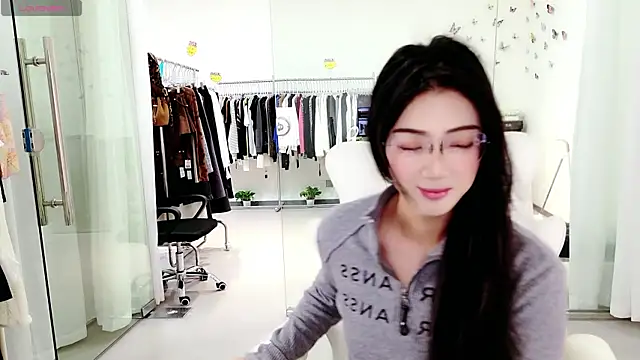 Snapshot of miaomiao-777 chatting on 10/13/25, 01:49 miaomiao-777 online show from 10/13/25, 01:49