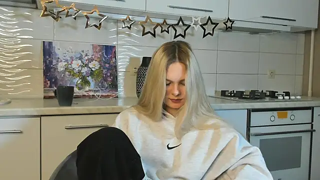 SynnoveEyre online show from 02/03/25, 02:24