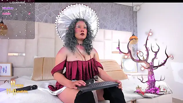 Tamara palacios online show from 10/31/25, 07:59