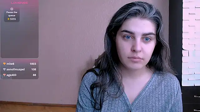 Snapshot of _Roselina_ chatting on 10/09/25, 06:33 Roselina online show from 10/09/25, 06:33