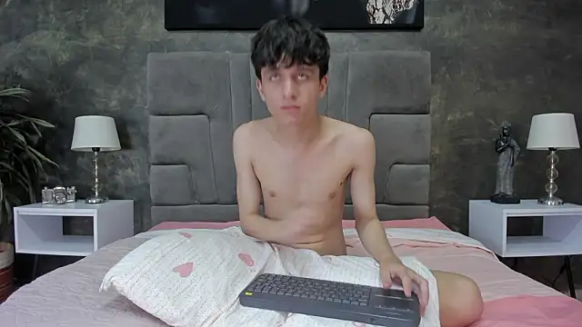 Snapshot of bruce_hans chatting on 03/06/26, 02:02 bruce hans online show from 03/06/26, 02:02