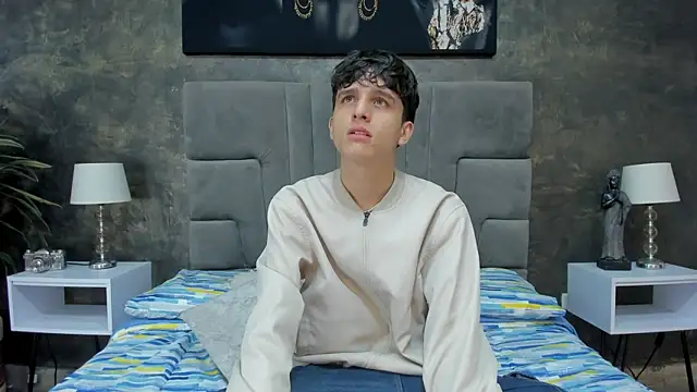 Snapshot of bruce_hans chatting on 04/07/26, 11:43 bruce hans online show from 04/07/26, 11:43