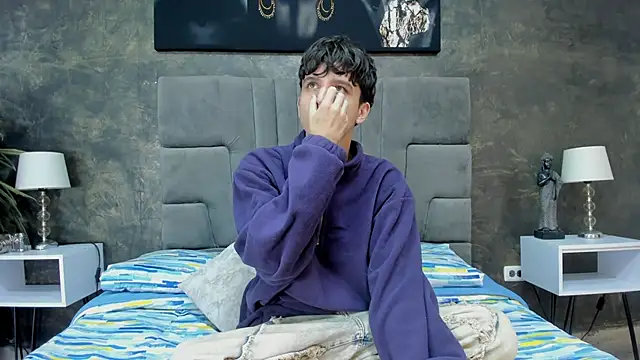 Snapshot of bruce_hans chatting on 04/14/26, 12:00 bruce hans online show from 04/14/26, 12:00