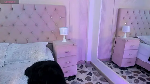 Snapshot of MattThompsonn chatting on 10/02/25, 09:33 MattThompsonn online show from 10/02/25, 09:33