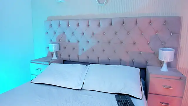 Snapshot of MattThompsonn chatting on 10/21/25, 09:26 MattThompsonn online show from 10/21/25, 09:26