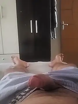 Snapshot of edivalll32 chatting on 04/04/26, 06:27 edivalll32 online show from 04/04/26, 06:27