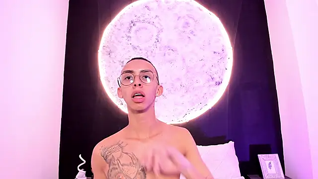 EthaanCox online show from 03/01/25, 02:15