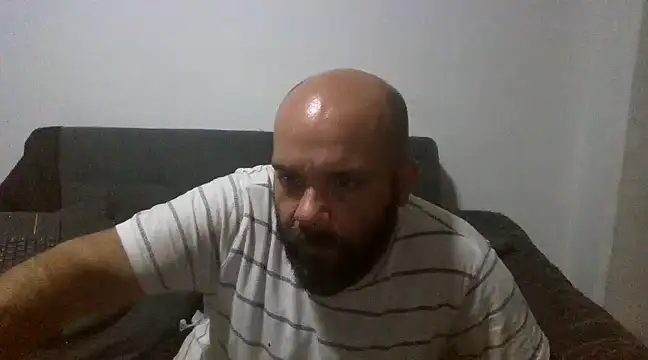 Snapshot of Chubi6669 chatting on 03/15/25, 02:14 Chubi6669 online show from 03/15/25, 02:14