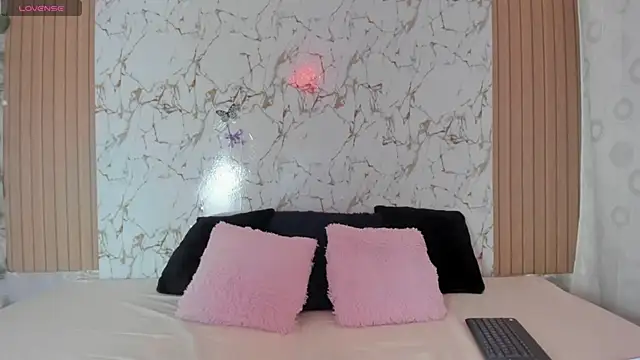 Christal Golden online show from 12/03/25, 08:40