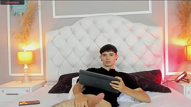 connor and angel online show from 02/08/25, 02:16