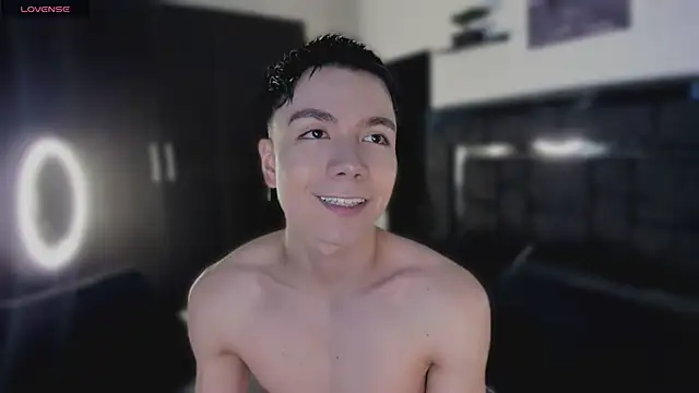 alanblack1 online show from 04/03/26, 03:32