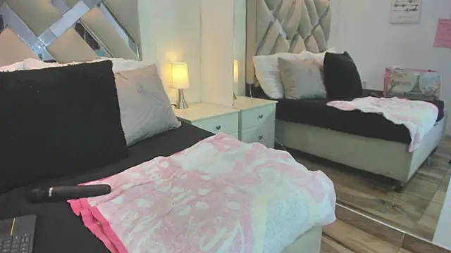 raquell moore online show from 01/12/26, 05:07