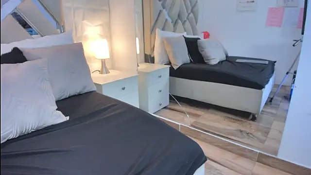 raquell moore online show from 03/18/26, 12:19