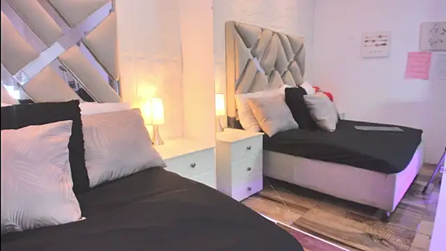 raquell moore online show from 04/07/26, 11:54