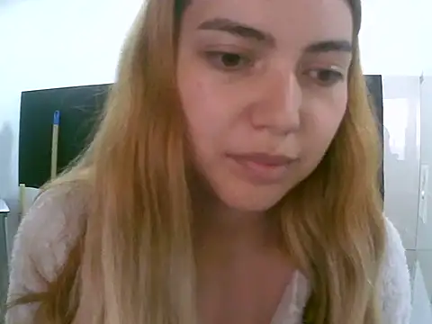 VittoriaTaylor online show from 11/24/25, 09:36