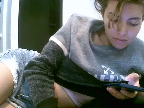 Snapshot of VittoriaTaylor chatting on 12/16/25, 10:26 VittoriaTaylor online show from 12/16/25, 10:26