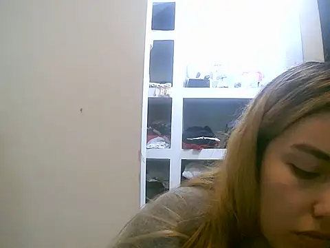 VittoriaTaylor online show from 03/23/26, 05:00