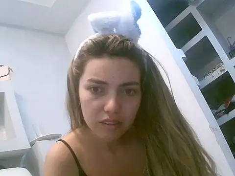 VittoriaTaylor online show from 04/03/26, 01:03