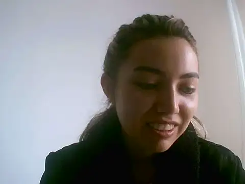 VittoriaTaylor online show from 04/04/26, 08:50