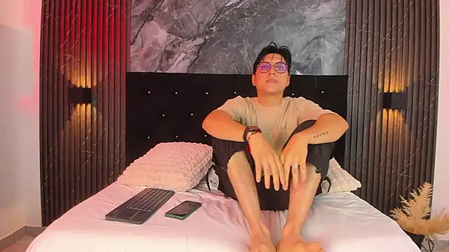 vanilla hot online show from 01/28/25, 01:27