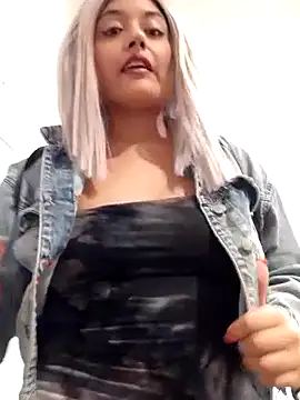 monicavictoria1301 online show from 03/22/25, 10:59