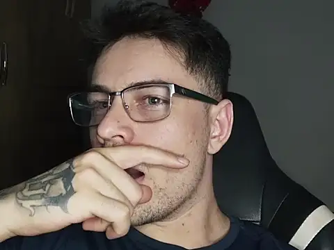 Dyllan   online show from 10/11/25, 02:33