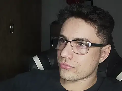 Dyllan   online show from 10/14/25, 01:50