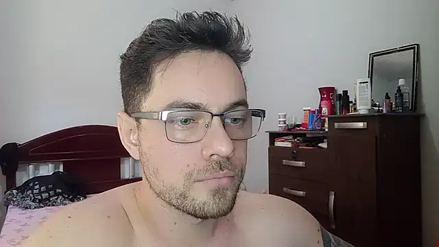 Dyllan   online show from 06/12/26, 02:16