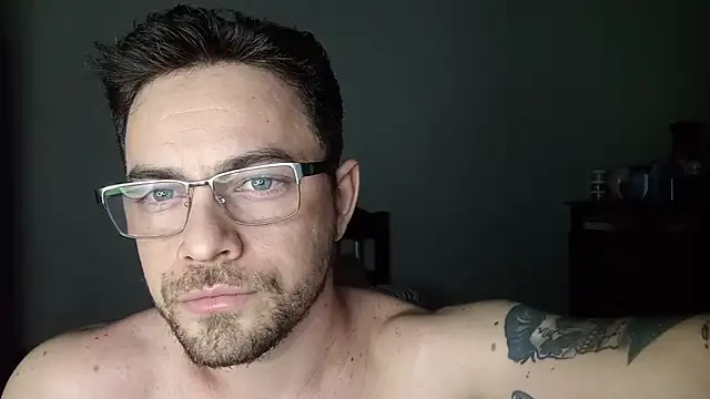 Dyllan   online show from 06/17/26, 12:57