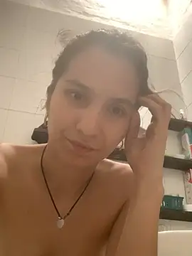 Bella still online show from 03/19/25, 09:48