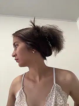 Bella still online show from 02/17/26, 01:18