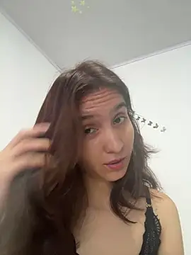 Bella still online show from 06/01/26, 02:19