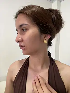 Bella still online show from 08/09/26, 01:38