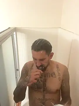 Snapshot of hornycouple818 chatting on 11/20/25, 07:19 hornycouple818 online show from 11/20/25, 07:19