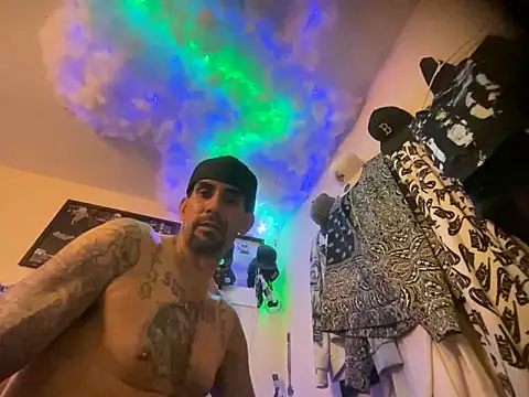 hornycouple818 online show from 01/18/26, 10:08